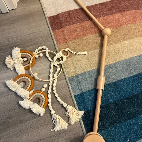 Rainbow macrame crib mobile - Picture 5 of 5
